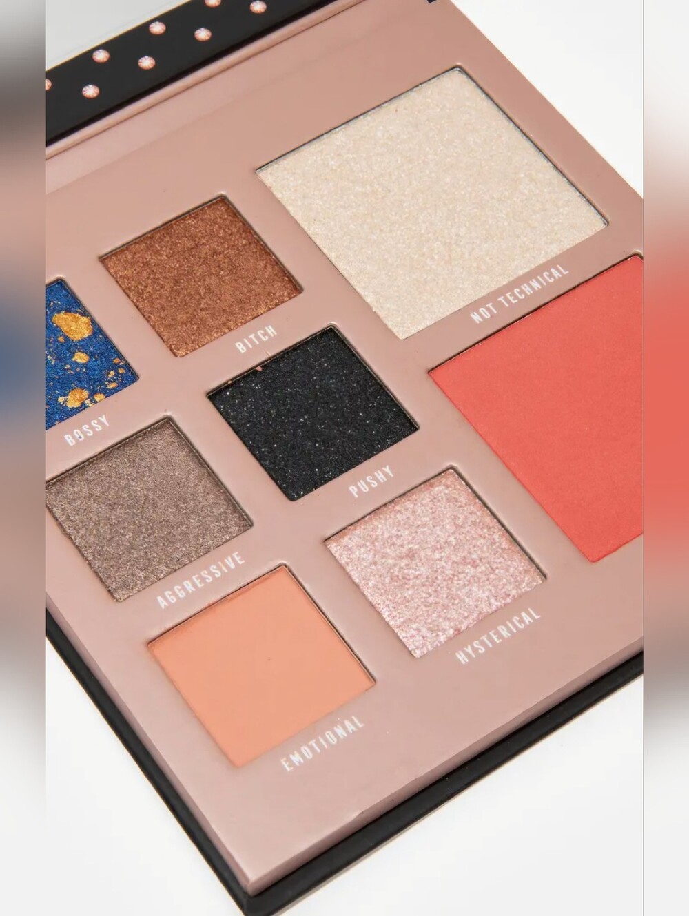 BOSSY combo Palette. 6 Eyeshadows/Blush/Highlighter